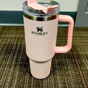 40 OZ QUENCHER. Dusk Pink Stanley Cup.No Straw. Gently Used.